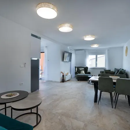 Iman Apartment *
