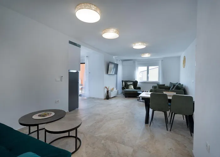 Iman Apartment *