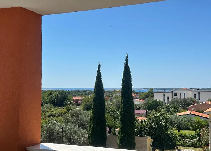 Iman Apartament *
